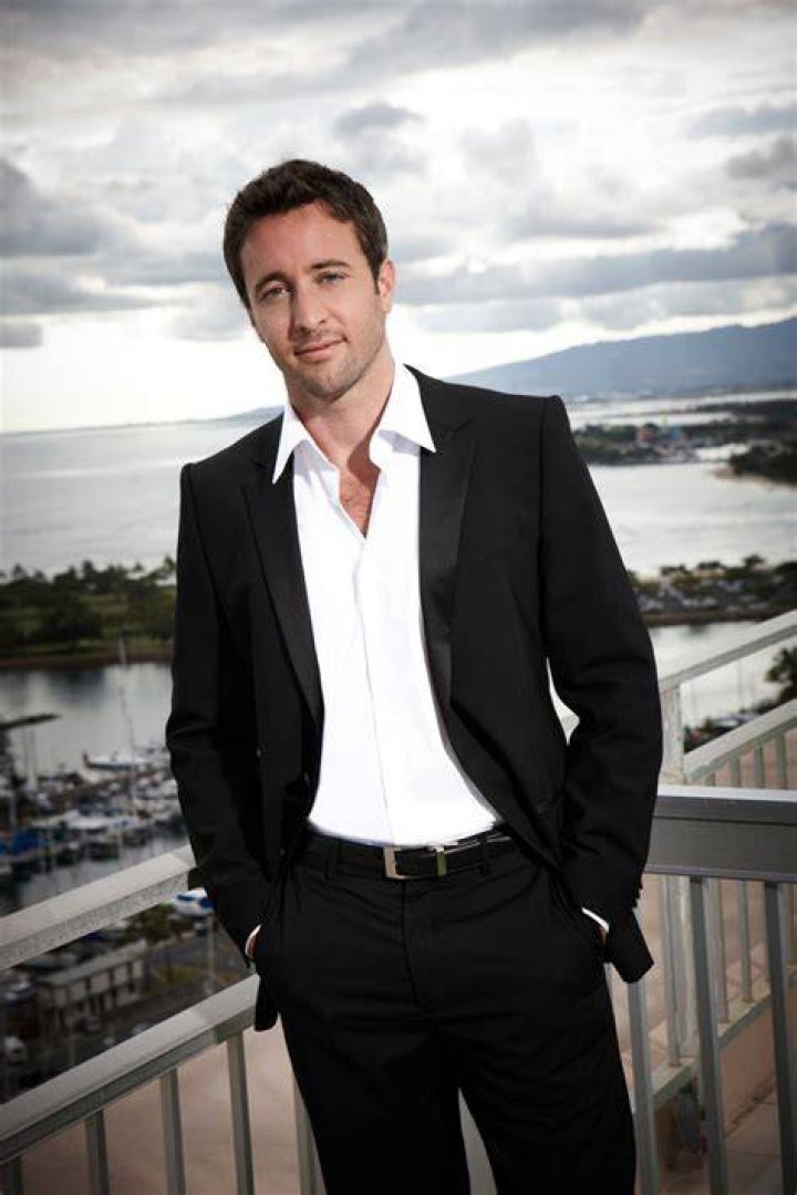 Alex O'Loughlin Is Married! Hawaii FiveO Star Weds Malia Jones E! News