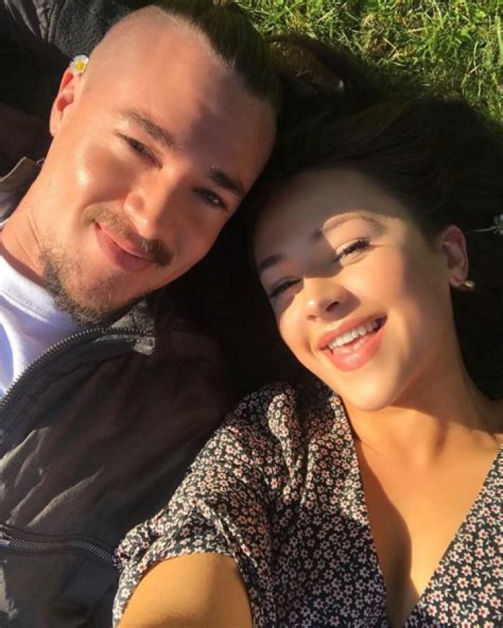 Alexander Dreymon Girlfriend 2024 Inside His Love Life Creeto