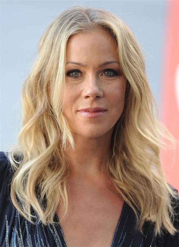 Christina Applegate's Husband Martyn LeNoble Net Worth, Teeth