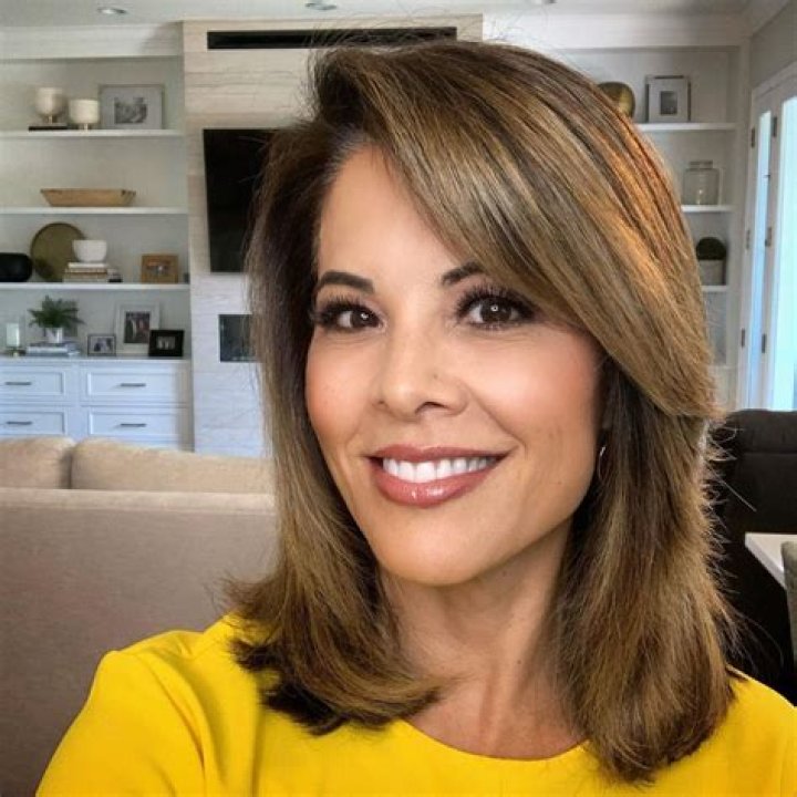 Loni Coombs Age Wiki, Net worth, Bio, Height, Husband