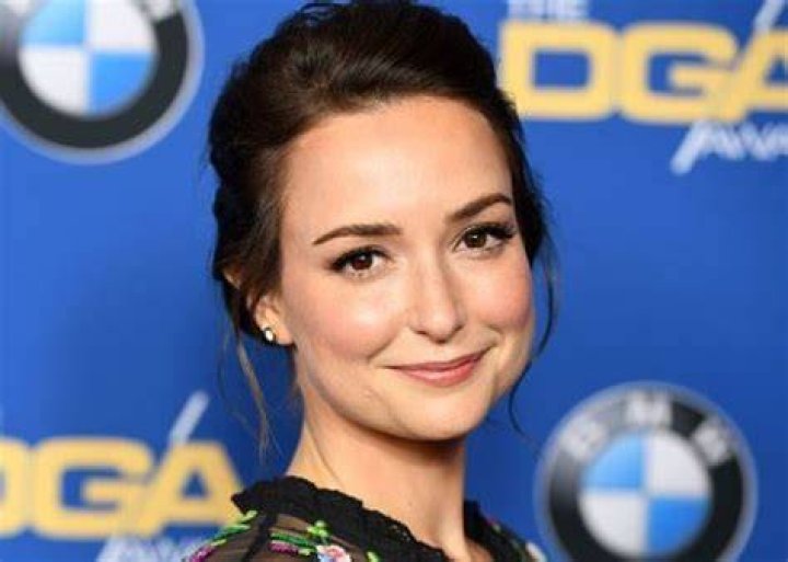 Milana Vayntrub Net Worth, Age, Relationship, Husband, AT&T