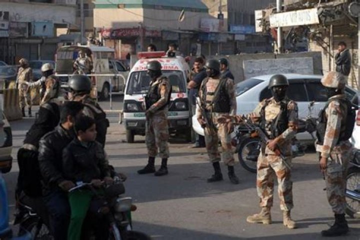 Pakistan Rangers Raid Karachi Offices Of Controversial Political Party