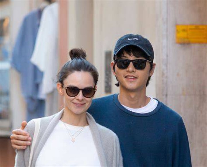 Who is Katy Louise Saunders, Song Joong Ki's British Wife?
